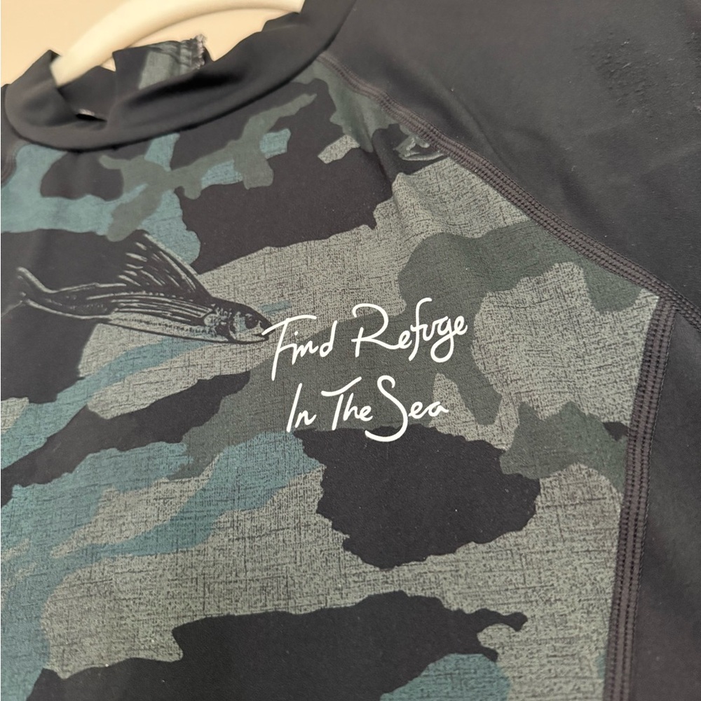 Refuge One Piece Rashguard - Picture 4 of 9